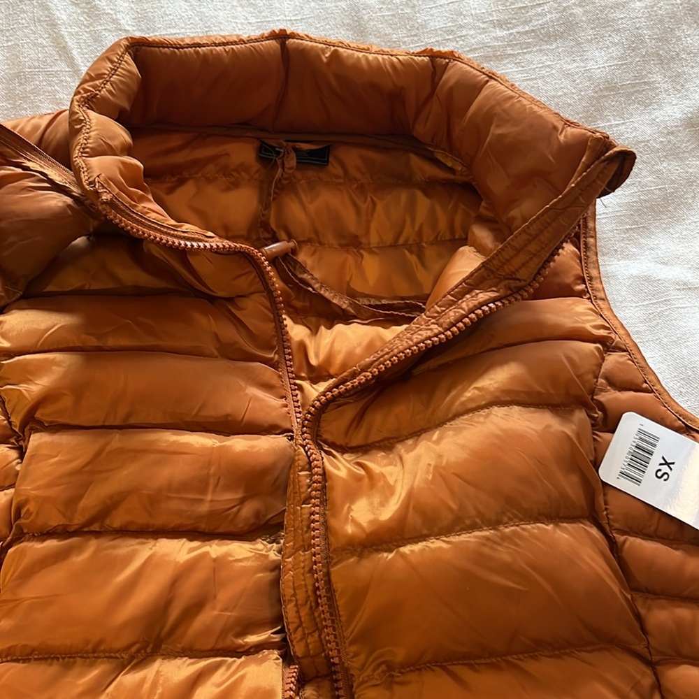 Packable Vest - Picture 3 of 6